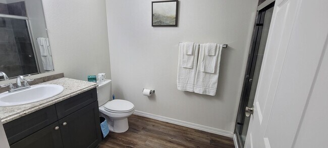 Building Photo - NEW LUXURY ONE BEDROOM APARTMENT FULLY FUR...