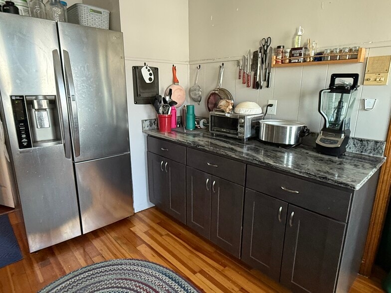 Building Photo - 81 Litchfield St