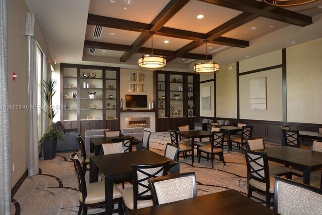 Building Photo - 8630 Lakeside Bnd