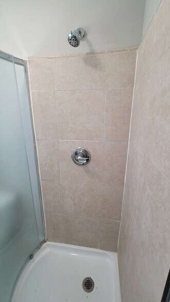 Building Photo - 1511 N Davis Hwy