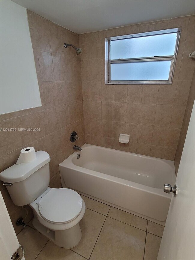 Building Photo - 3425 SW 89th Ave