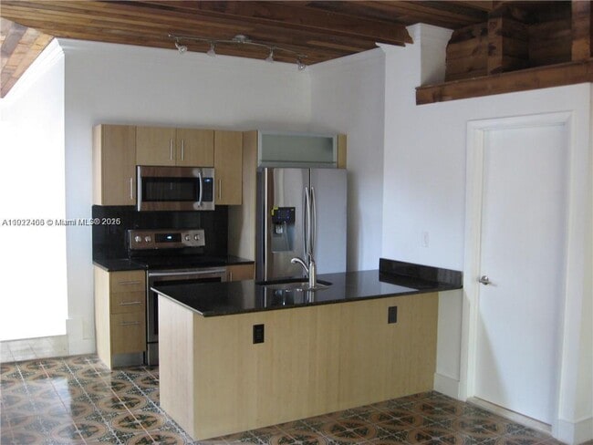 Primary Photo - 310 SW 34th Ave