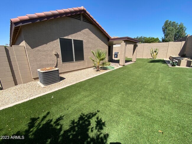 Building Photo - 10541 W Angels Ln