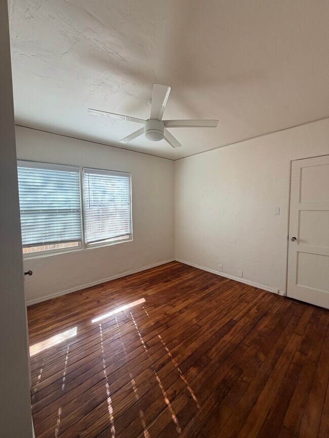 Building Photo - Charming Roosevelt District Cottage