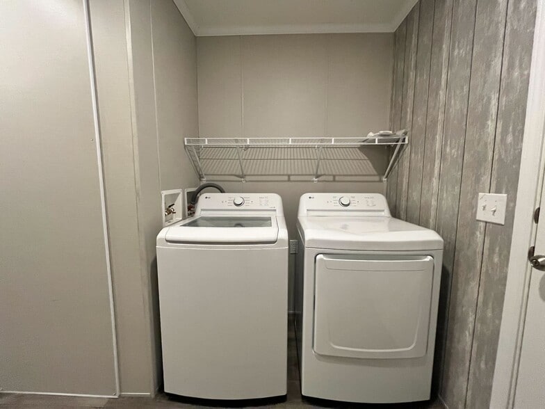 Building Photo - 1400 Georgia St