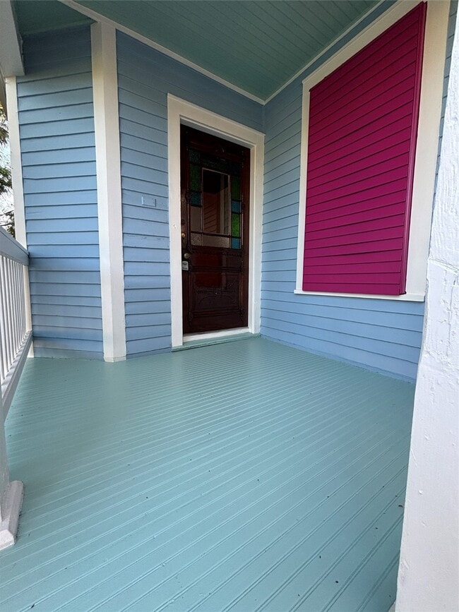 Building Photo - 613 14th St