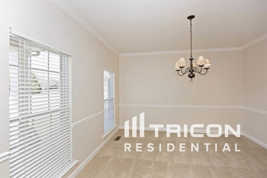 Building Photo - 91 Berry Hill Dr