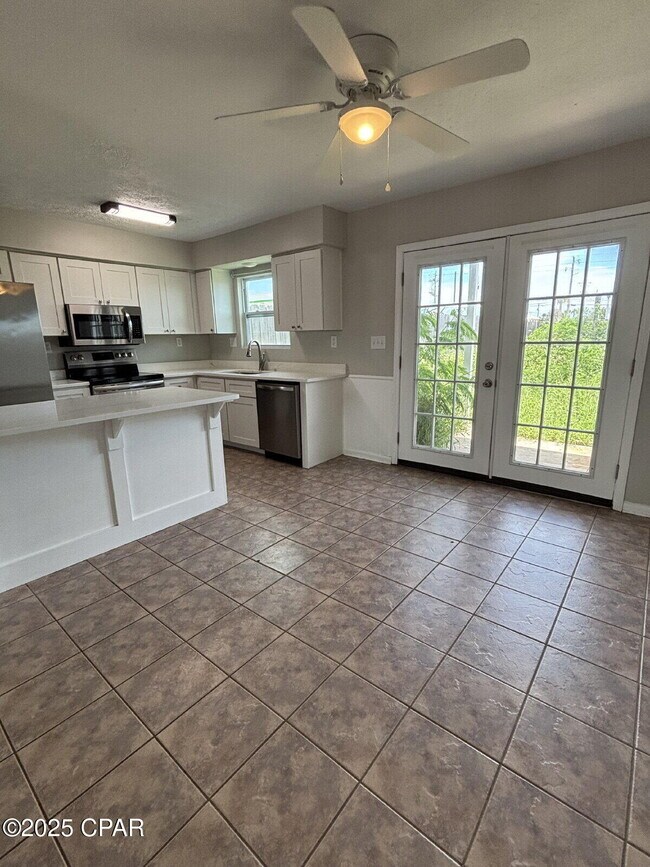 Building Photo - 8003 Beach Dr
