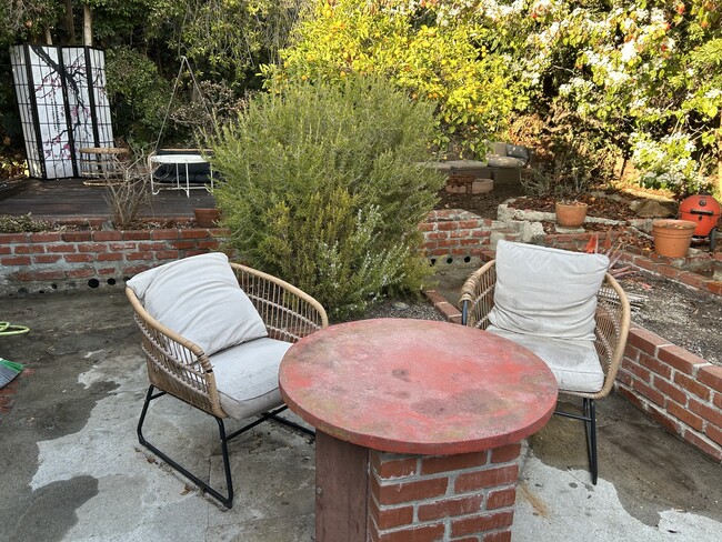 Private backyard - 1621 Bryn Mawr Ave