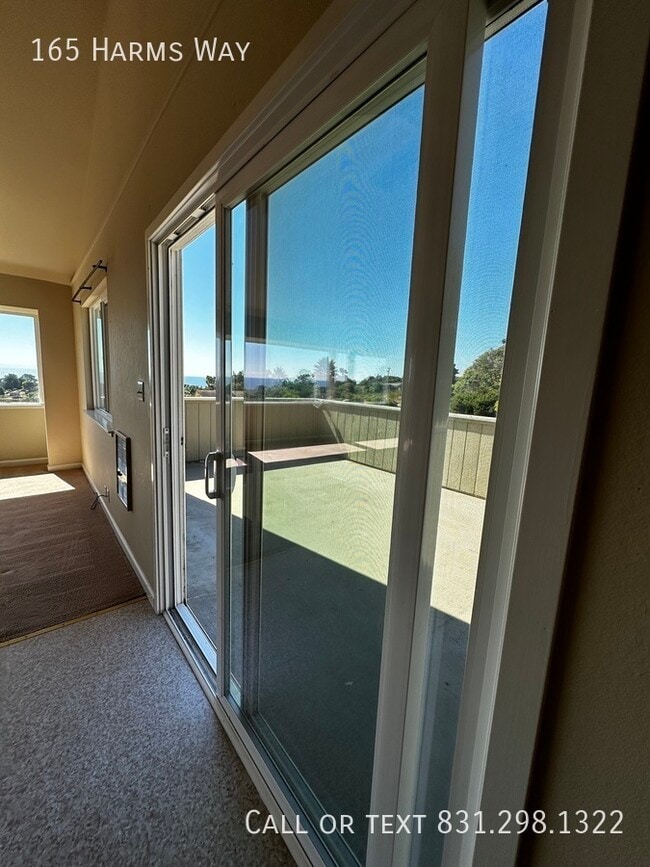 Building Photo - Expansive 4 Bed, 2 Bath La Selva Beach Hom...