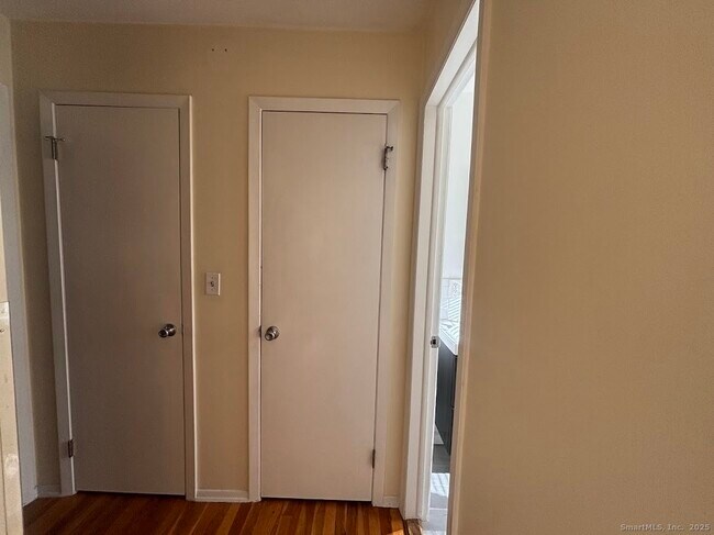 Building Photo - 168 Highview Ave