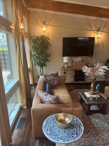 Building Photo - 6920 NE 27th Ave