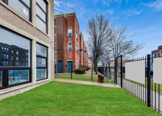 Building Photo - 4745 S Indiana Ave