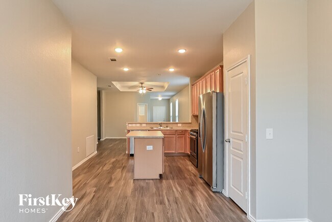 Building Photo - 14711 Myrtle Point Dr