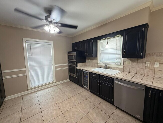 Building Photo - 956 Rolling Oaks Ln