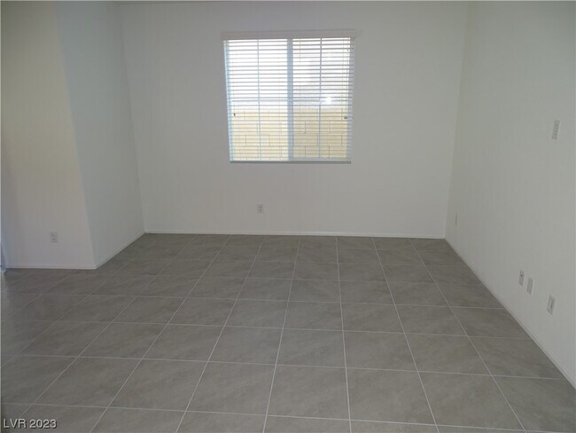 Building Photo - 10589 Sariah Skye Ave