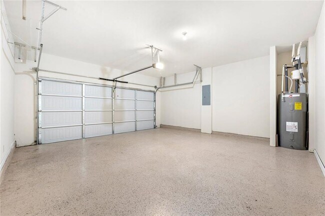 Building Photo - 4467 Water Mill Dr