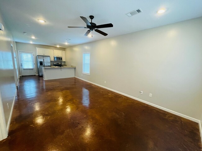 Building Photo - 2BD/2BA FOR RENT