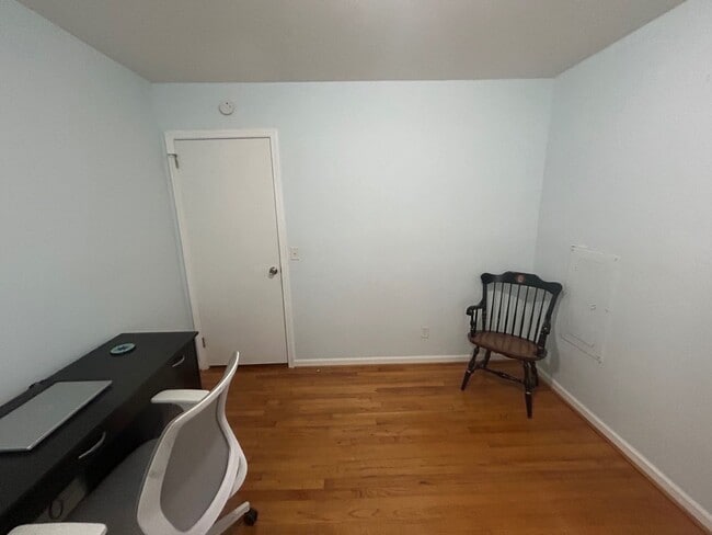 Building Photo - 3220 Woodsen Cir