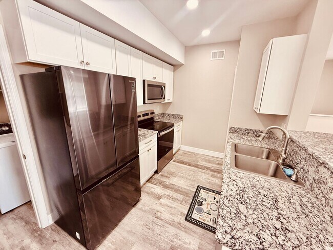 Building Photo - 2 Bed/2 Bath Condo with Garage in Lakes at Viera East