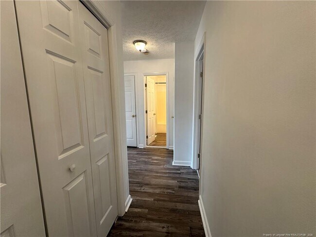 Building Photo - 728 Bent Creek Dr