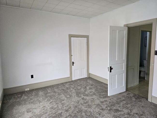 Building Photo - 135 W Michigan Ave