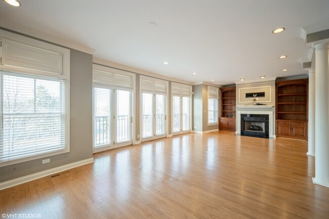 Building Photo - 2032 Valor Ct