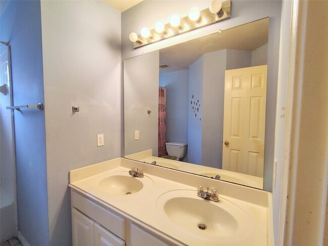 Building Photo - 818 Presley Way