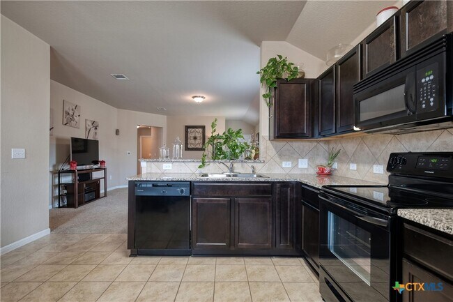 Building Photo - 5821 Roderick Dr