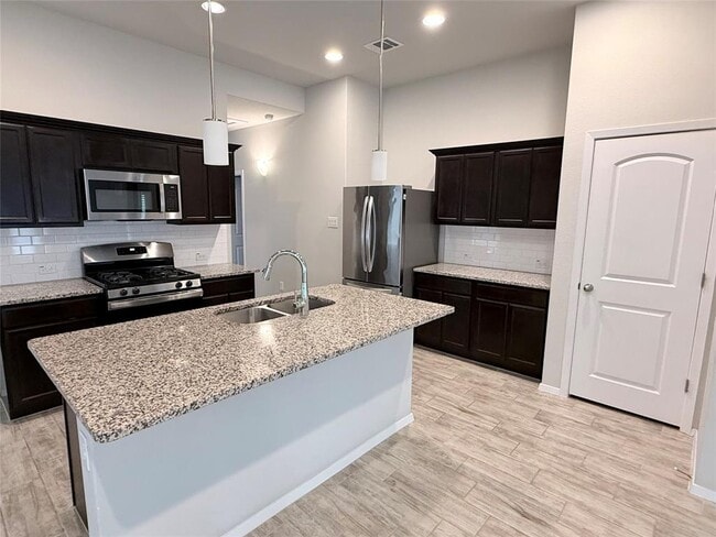 Building Photo - 120 Trailside Ln