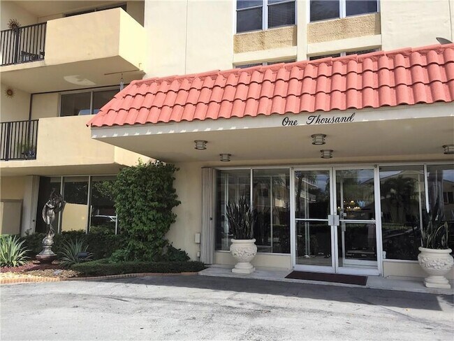 Building Photo - 1000 Spanish River Rd
