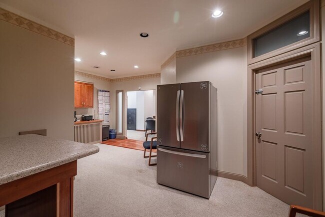 Building Photo - 1613-1617 Chase St