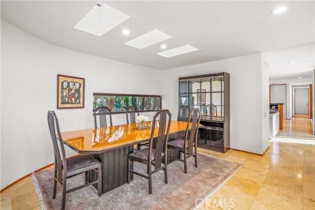 Building Photo - 3028 Overhill Dr