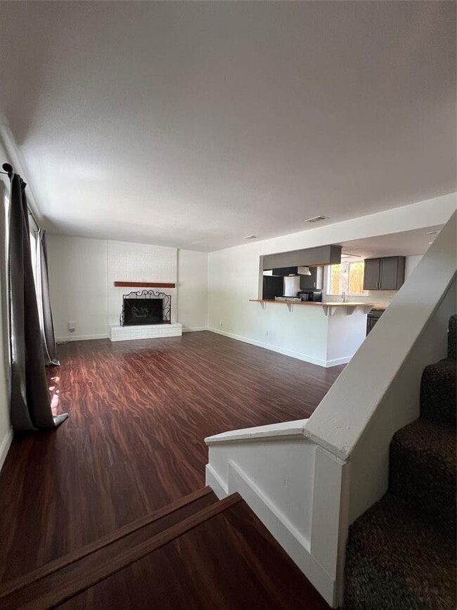 Building Photo - 6104 Walnut Hills Dr