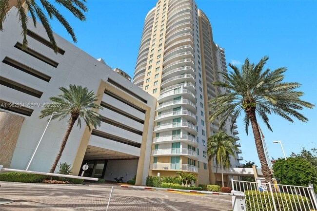 Building Photo - 1755 E Hallandale Beach Blvd