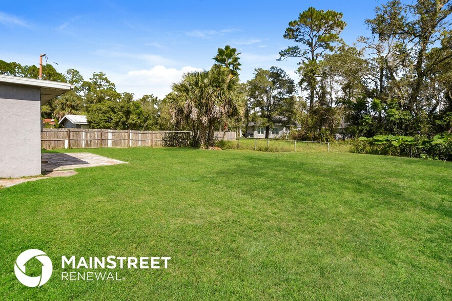 Building Photo - 2065 West Pkwy