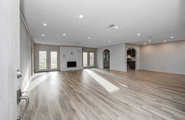 Building Photo - 1801 Benbow Wy