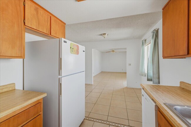 Building Photo - 7273 Sunny Vista Rd