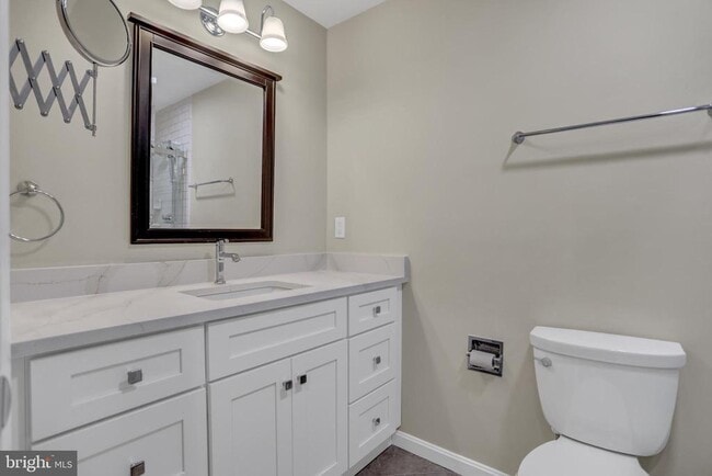 Building Photo - 2 Coldwater Ct