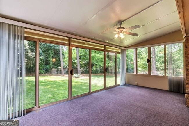 Building Photo - 759 Glen Cir SW