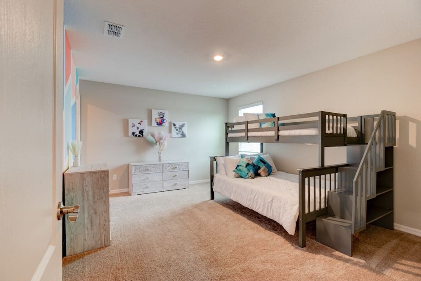 2nd bedroom locates upstairs with walk in closet - 509 Falcon Ridge Rd