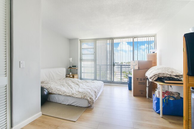 Building Photo - 1 BED 1 BATH | HOLLYWOOD | YOUNG CIRCLE