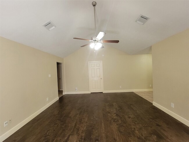 Building Photo - 6207 Pleasant Stream Dr