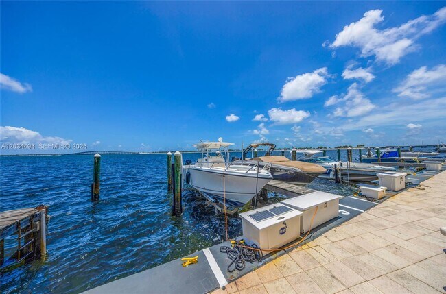 Building Photo - 2101 Brickell Ave