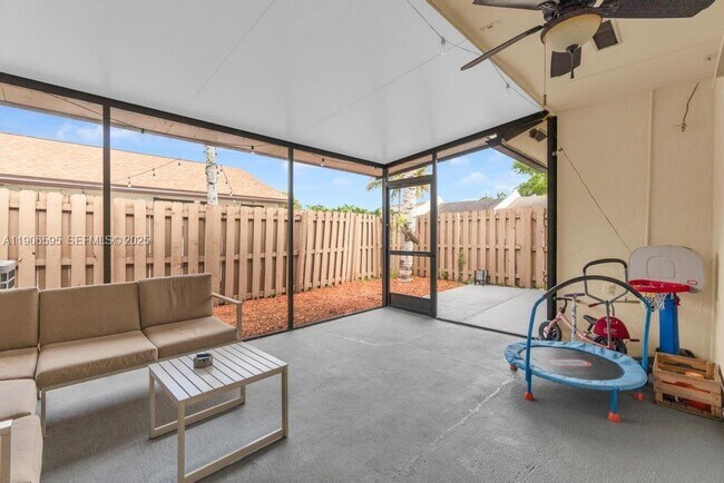 Building Photo - 1499 Yellowthroat St