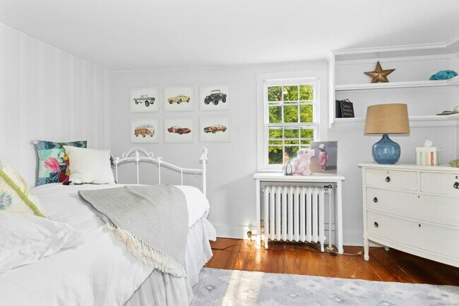 Building Photo - 561 Middlesex Rd