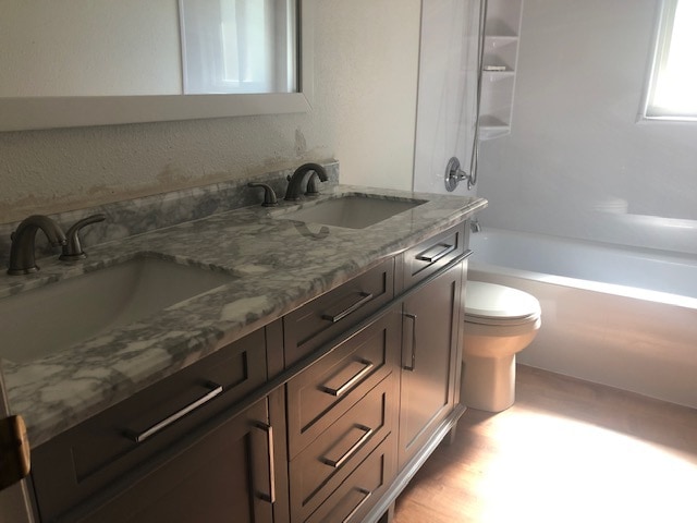 Building Photo - 515 E 14th N St