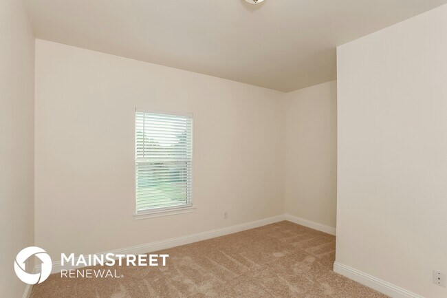 Building Photo - 14908 Oakwood Ln