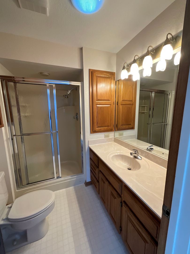 Building Photo - 12 Sunderland Dr