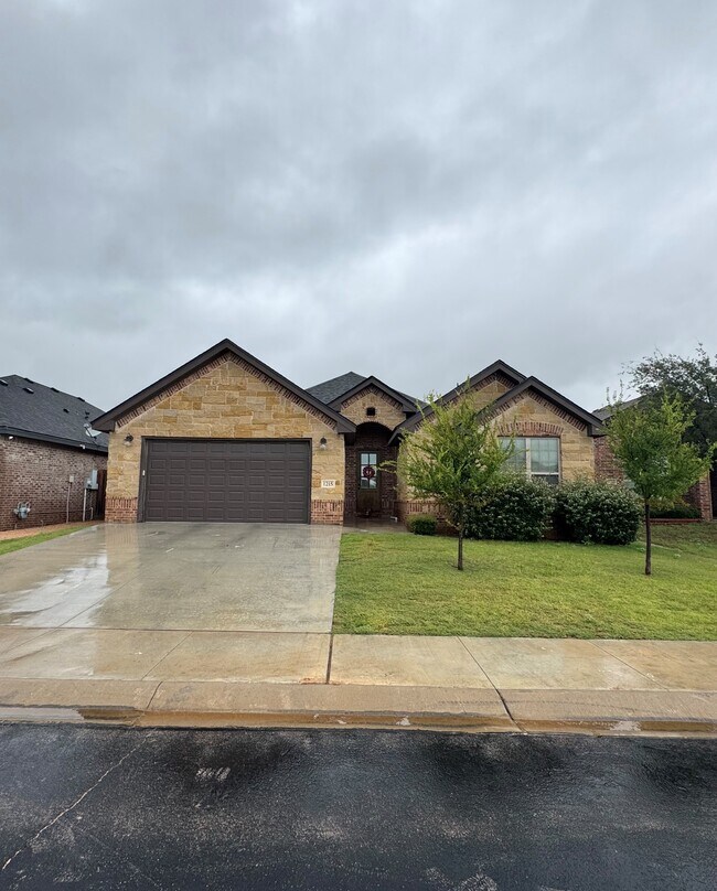 Building Photo - 1215 Desert Rose Dr